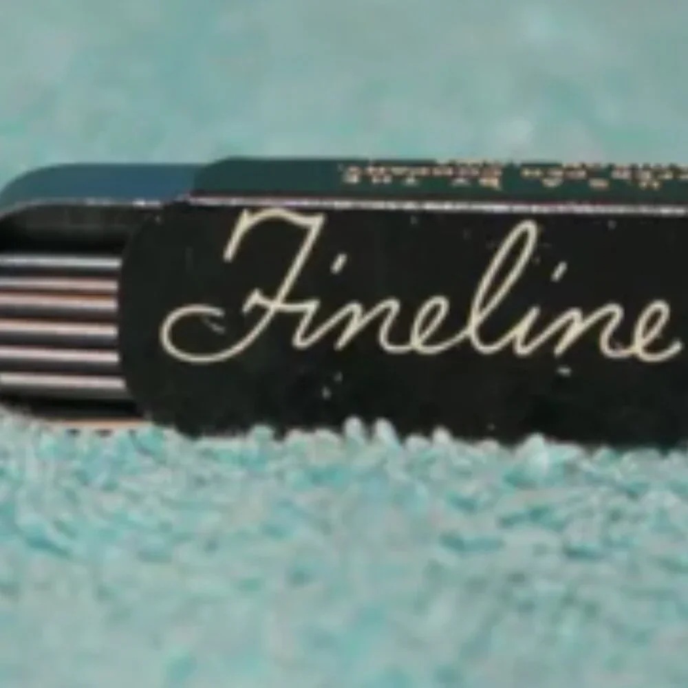 Vintage Sheaffer's Fineline Thick Lead Tin Medium Lead R15 - HB